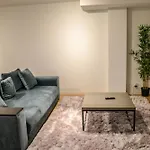 Modern Apartment In Bromma Easy Access To City & Airport